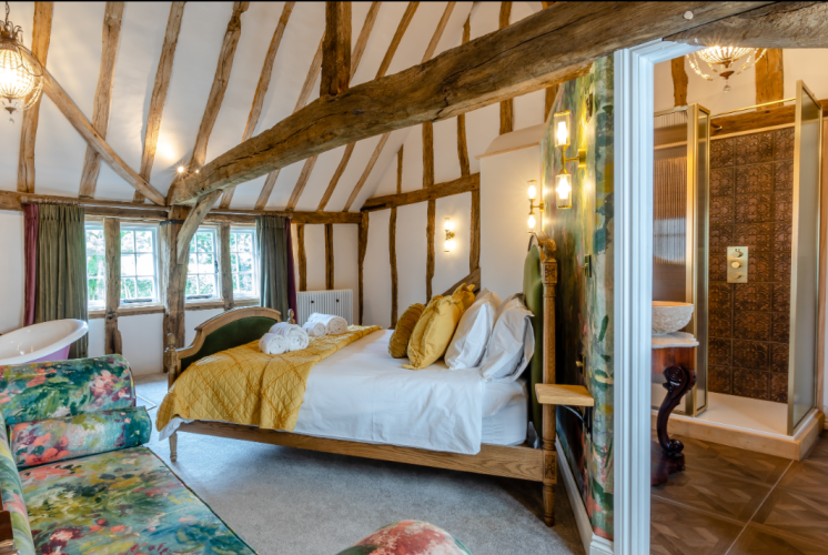 Dovecote bedroom and ensuite